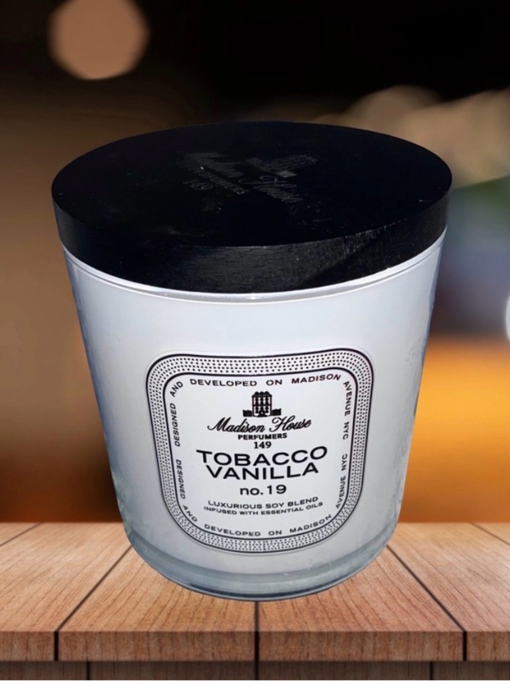 NEW! Maison des Bougies Madison House Perfumers Tobacco Vanilla Candle 13.5 oz